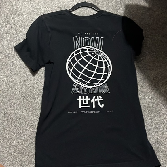 Black graphic tee - Picture 2 of 2